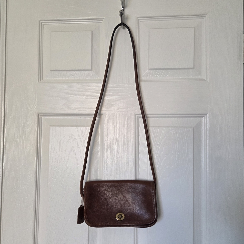 Vintage Coach USA Brown Leather Crossbody Bag | Style 5140 Glove-Tanned Turnlock